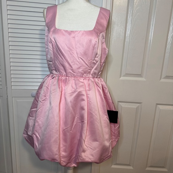 Lulus Dresses & Skirts - Lulus Pink Satin Bubble Hem Mini Dress Square Neck Sleeveless XL NWT